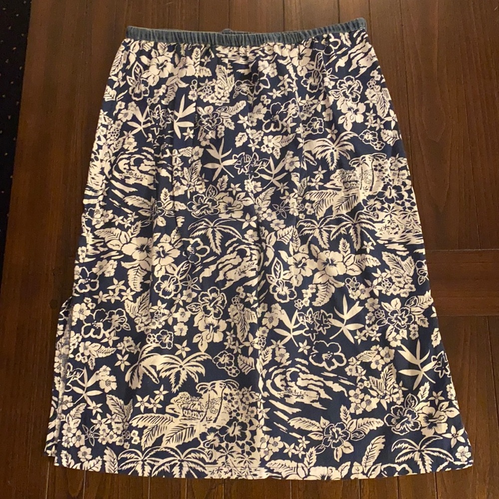Size M blue and white midi skirt condition 9/10